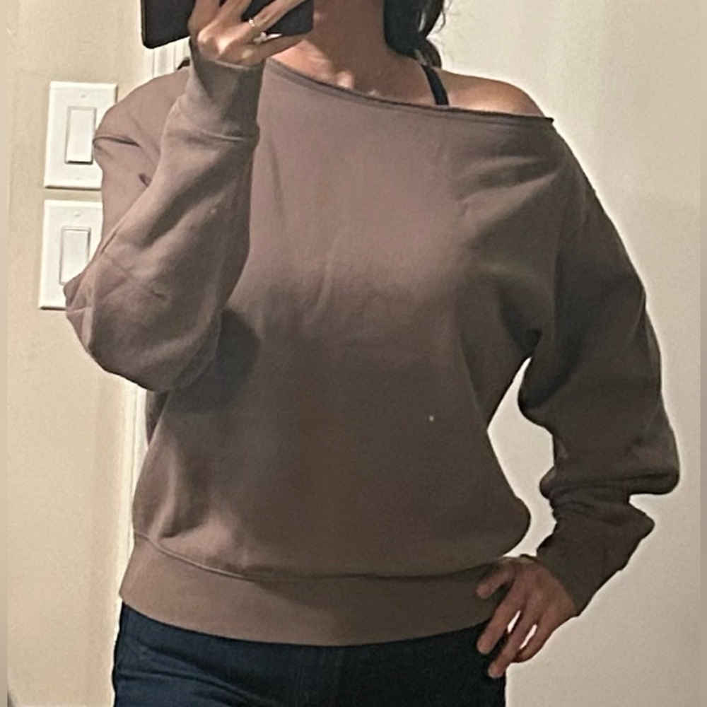 Express Women’s Relaxed Luxe Lounge Off-the-Shoulder Sweatshirt in Taupe